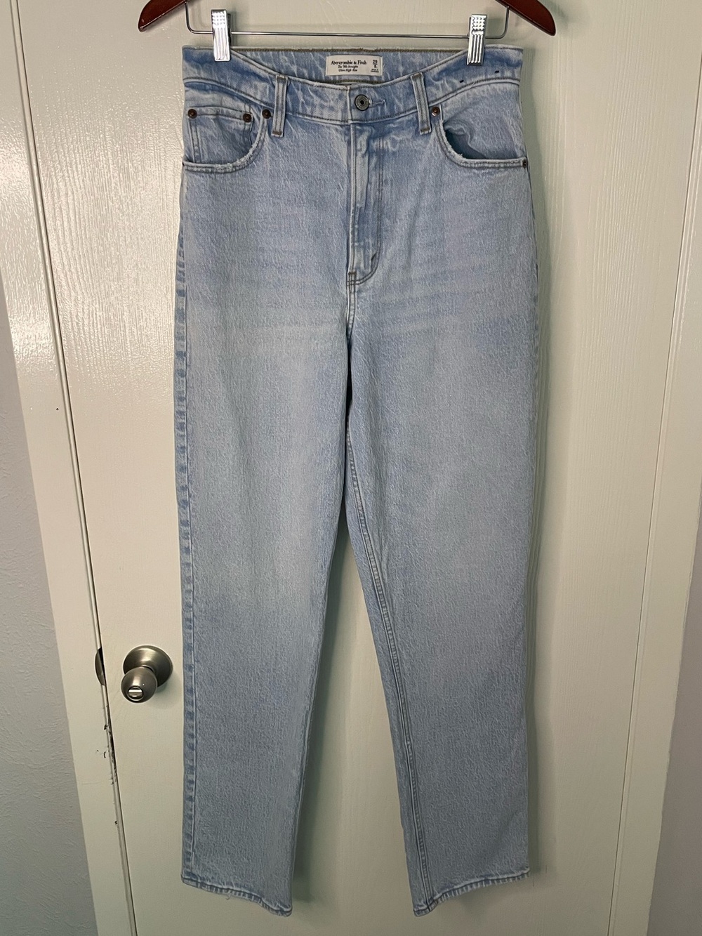 Abercrombie Curve Love 90s Straight Ultra High Rise Jeans 29 Long